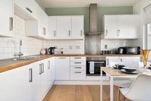 The i360 flat, penthouse, sea view, large private roof terrace, central Brighton 2 bedroom flat photo 50