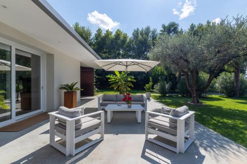 Cosy Villa w/Garden&Parking a 10 min from bus stop