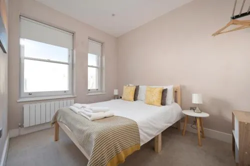 The i360 flat, penthouse, sea view, large private roof terrace, central Brighton 2 bedroom flat photo 3