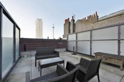 The i360 flat, penthouse, sea view, large private roof terrace, central Brighton 2 bedroom flat photo 33