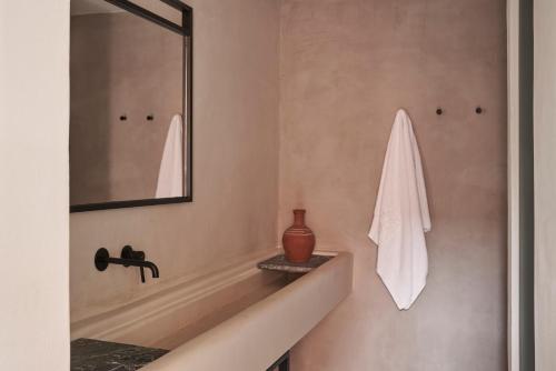 Under the Sun Cycladic Village – Photos 2