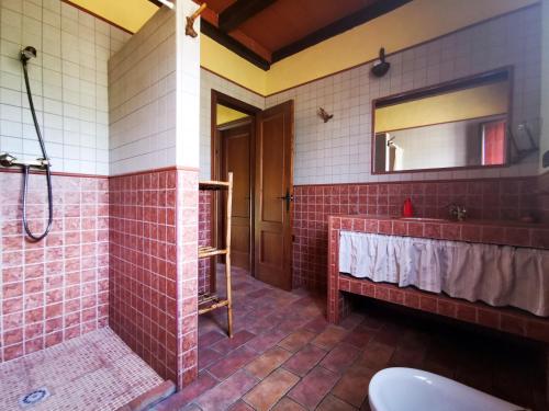Koupelna v ubytování Casa Rural El Tejar Viejo