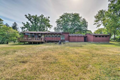 Gallery image of Webster Home with Golf Simulator on 2 Acres! in Webster