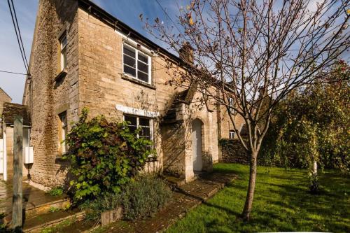 Lovely Cosy Stone Cottage in Tetbury Cotswolds