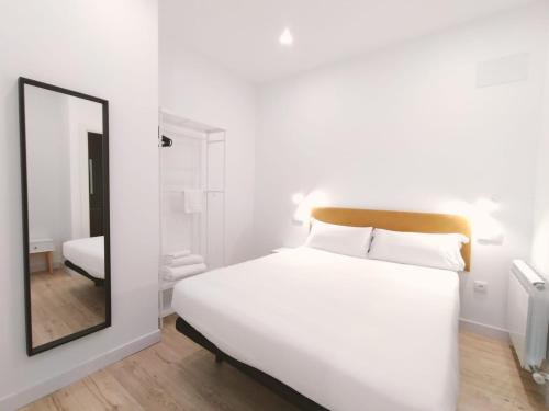Postel nebo postele na pokoji v ubytování Apartamentos La Brava by gaiarooms