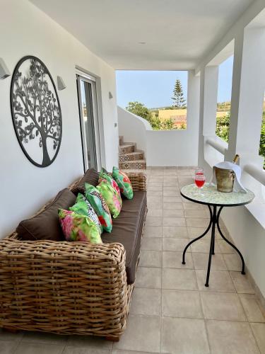 Ruang duduk di Palm View Guesthouse, adults only