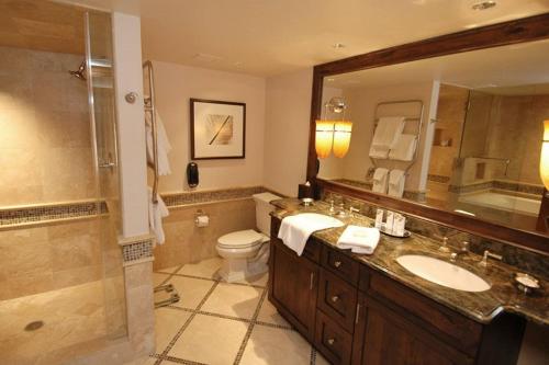 Kúpeľňa v ubytovaní Aspen St, Regis Luxury 3 Bedroom Residence - 5-star Resort In World Class Destination
