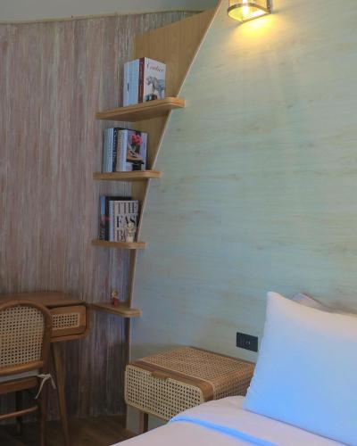 Postel nebo postele na pokoji v ubytování Touch Beachfront Pool Villa Koh Yao Noi