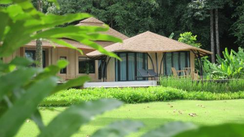 Zahrada ubytování Touch Beachfront Pool Villa Koh Yao Noi