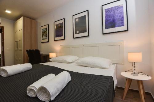 Old Town Rooms 1