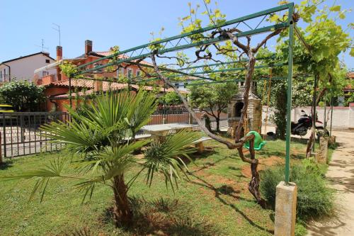 MILAN A4, 50 m from the beach