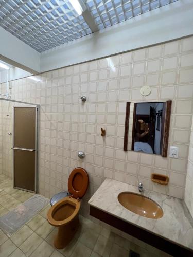 Bilik mandi di Pousada Giramundo
