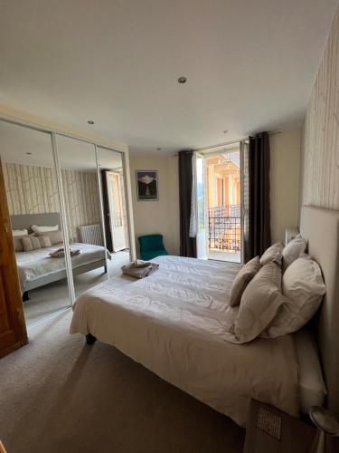 에 위치한 onlysaintg - Apartment Bernadette Spacious 4 bedrooms Great views, 120 m2 Only 500m from the centre and ski lift GREAT YEAR ROUND에서 갤러리에 업로드한 사진