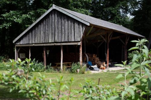 Taman di luar Adelaerthoeve Logies & Ontbijt