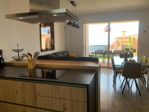 Η κουζίνα ή μικρή κουζίνα στο Villa View Candesol con Jacuzzi privado