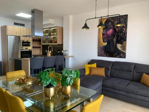Η κουζίνα ή μικρή κουζίνα στο Villa View Candesol con Jacuzzi privado