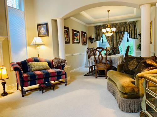 Ruang duduk di The Elegant & Cozy Retreat