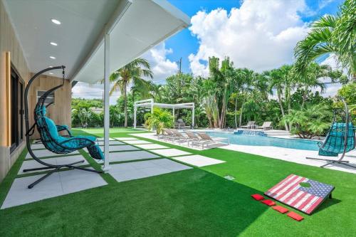 Gallery image of VillaLee-Jungle Palm Island white marble pool Area in Miami