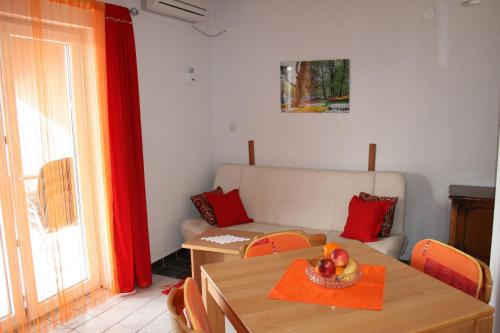 Apartments by the sea Okrug Gornji, Ciovo - 11634