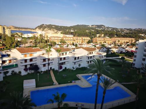 Casa en urb. con la piscina más GRANDE de Jávea.