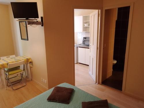 Η κουζίνα ή μικρή κουζίνα στο LE MODERNE VEYNES - Location d'appartements à la nuitée