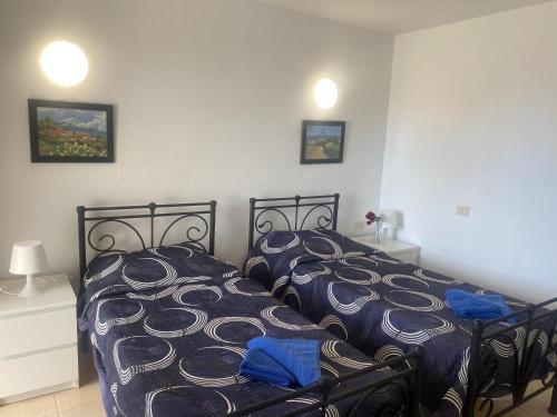 Self Catering 2 bed Apartment 7A3, with Sea Views Los Cristianos,Tenerife