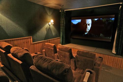 The Fern Lodgeにあるテレビまたはエンターテインメントセンター