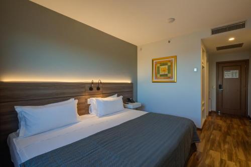 Bourbon Hotel Cambara — Property building