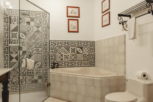 Ванная комната в Hotel & Restaurante La Gran Francia