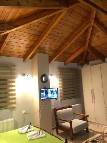 Μια τηλεόραση ή/και κέντρο ψυχαγωγίας στο Όμορφη σοφίτα 5λεπτά από το κέντρο της πόλης