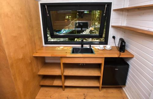 TV a/nebo společenská místnost v ubytování Chateau Vartsikhe