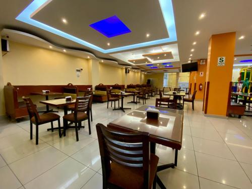 Restaurace v ubytování Hotel Las Palmeras