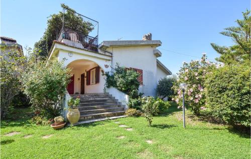 Awesome Home In Davoli With Wifi And 4 Bedrooms