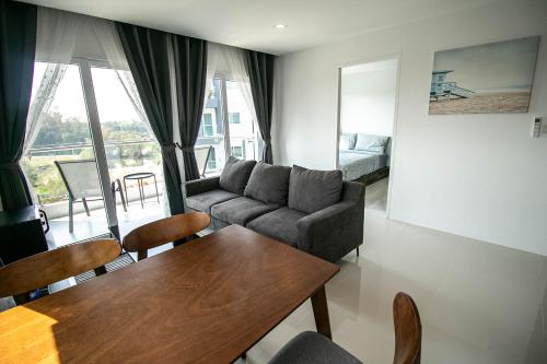 Χώρος καθιστικού στο Mantra Beach Condominium Suite 2 - Mae Phim