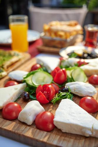 Jídlo v hotelu nebo okolí