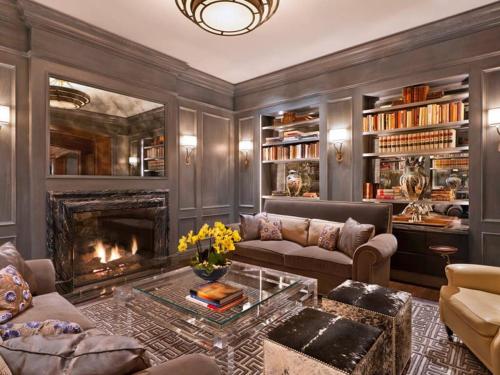 Ein Sitzbereich in der Unterkunft Aspen St Regis Residence Club 2 Bedroom
