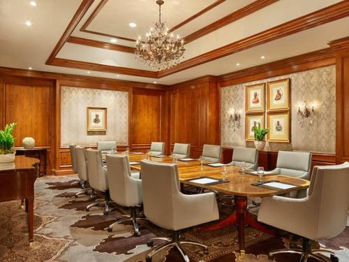 Ein Sitzbereich in der Unterkunft Aspen St Regis Residence Club 2 Bedroom