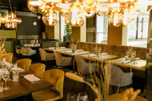 Living Hotel Kanzlerにあるレストランまたは飲食店