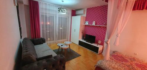 Μια τηλεόραση ή/και κέντρο ψυχαγωγίας στο Ristevski Apartments