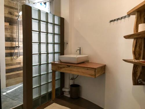 Koupelna v ubytování E.I. SUITES