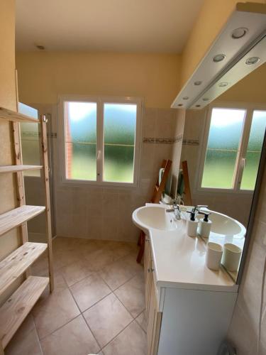 Kúpeľňa v ubytovaní Grande Maison familiale proche mer 10personnes