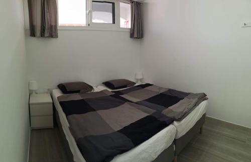 Postel nebo postele na pokoji v ubytování Top-Apartment, 4 OG, seitlicher Meerblick, mit 1 Schlafzimmer im Herzen von Playa del Inglés , Gran Canaria
