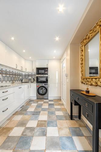 Luxury two-bedroom apartment Four Seasons