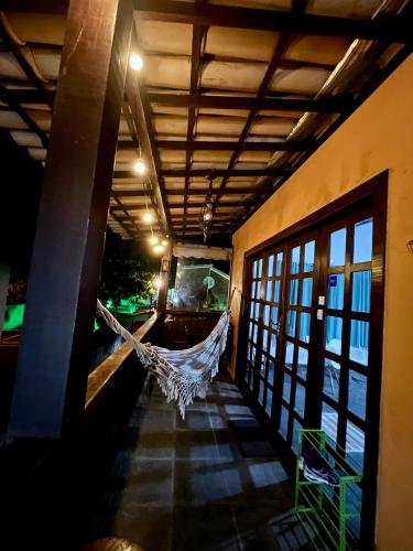 Κήπος έξω από το Hostel Papagaio