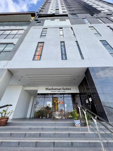 Muka bangunan atau pintu masuk Hush Inn at ITCC Manhattan Suites