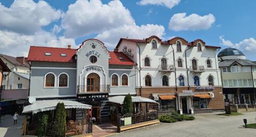 Budova, kde se hotel nachází