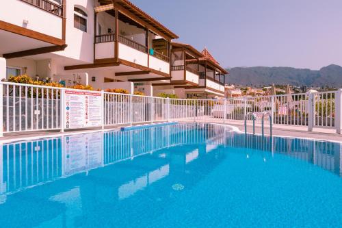 HomeForGuest Apartamento con piscina a 50M del mar en La Caleta