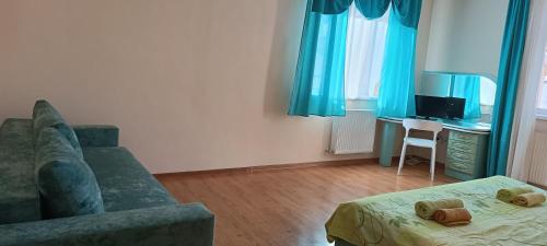 Ένα ή περισσότερα κρεβάτια σε δωμάτιο στο VIP Apartments in the Centre