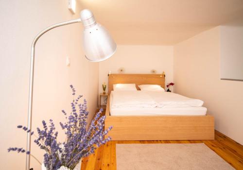 Posteľ alebo postele v izbe v ubytovaní Free parking! Linden apartment, AC, Smart TV, WIFI