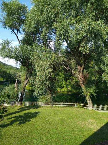  Kuca Delić -  Room  picture :   Shower    TV    Air conditioning                           